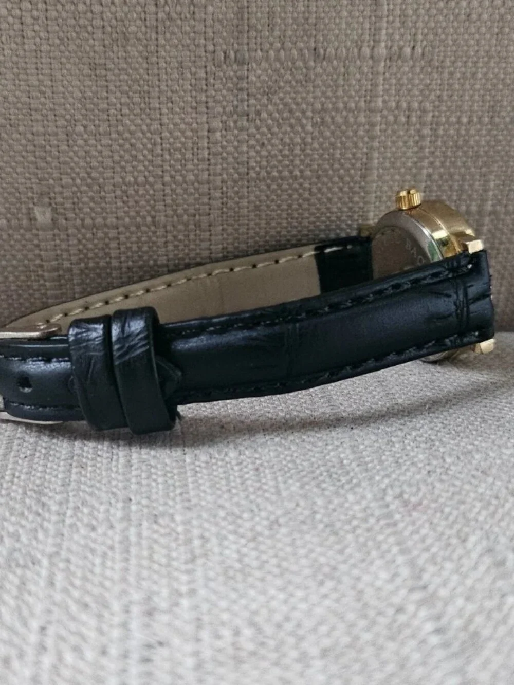 Vintage Diamond Quartz Ladies Wristwatch Black Leather Strap Analog Watch